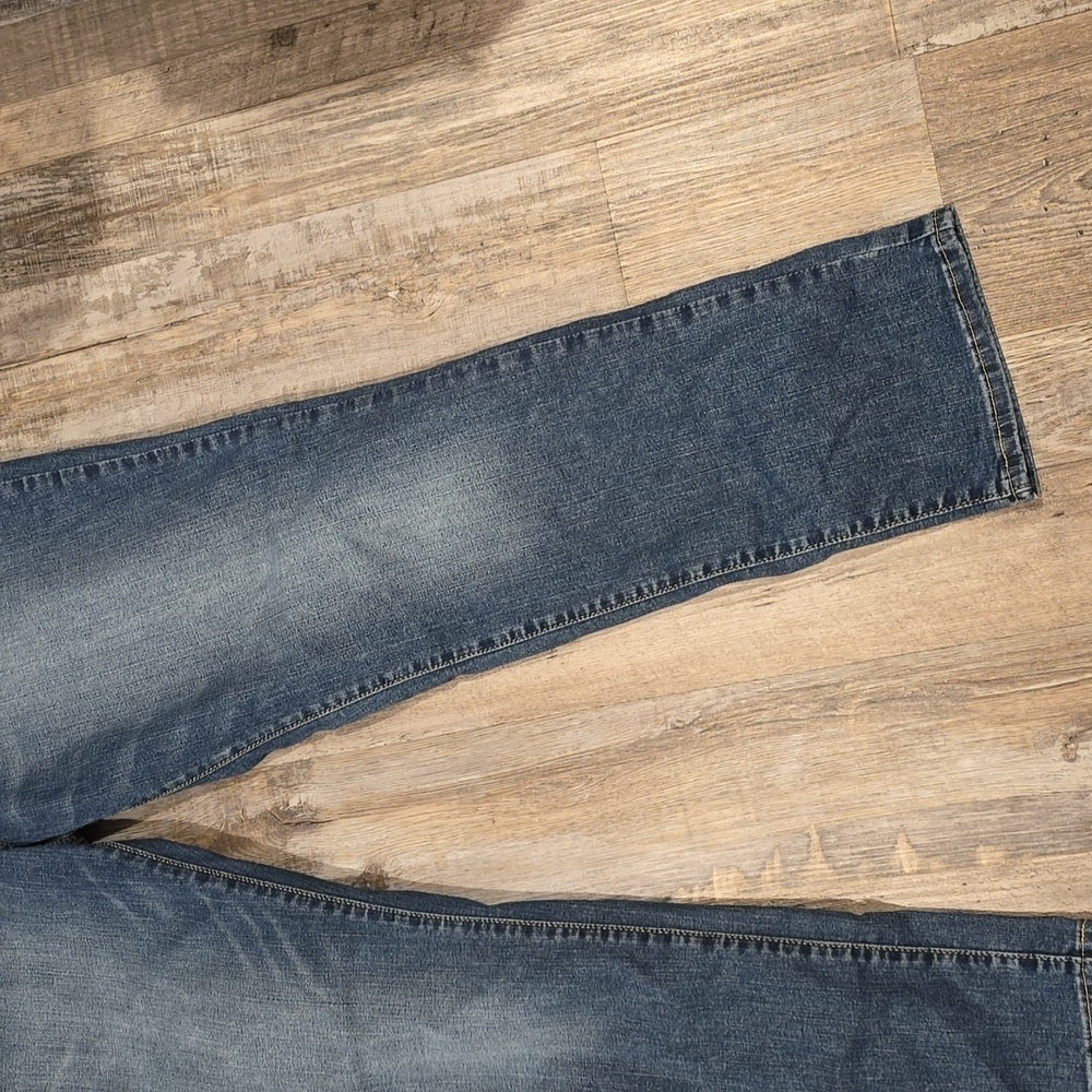 LEVI STRAUSS | Signature Mid Rise Straight | Medium Wash Denim | Size W33 L30​ - Picture 4 of 12